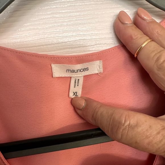 Maurices XL blush pink flowy blouse vneck gold buttons back pleat extra button - Picture 5 of 8